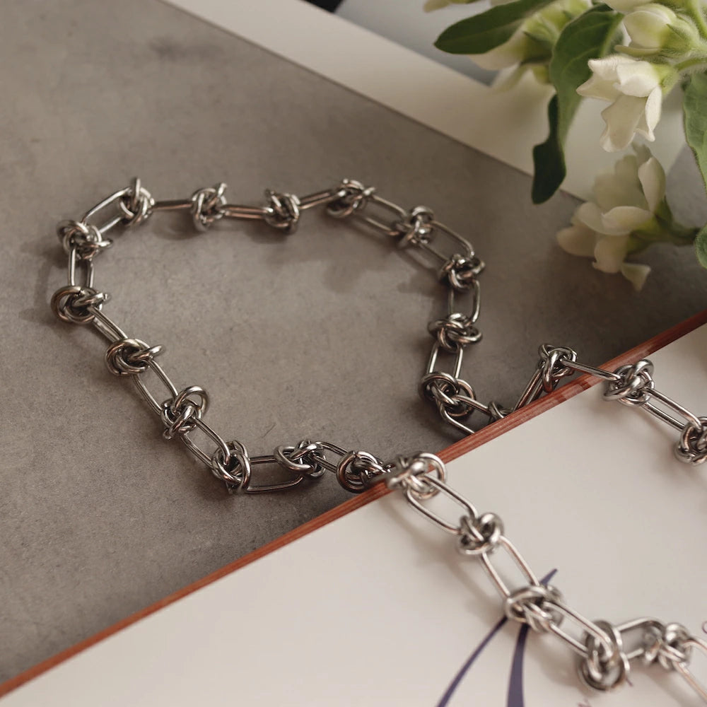 N064 stainless knot chain necklace