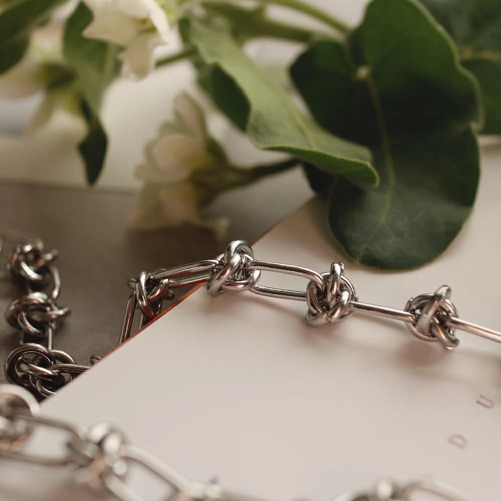 N064 stainless knot chain necklace