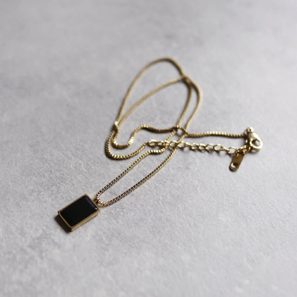N072 stainless black square pendant