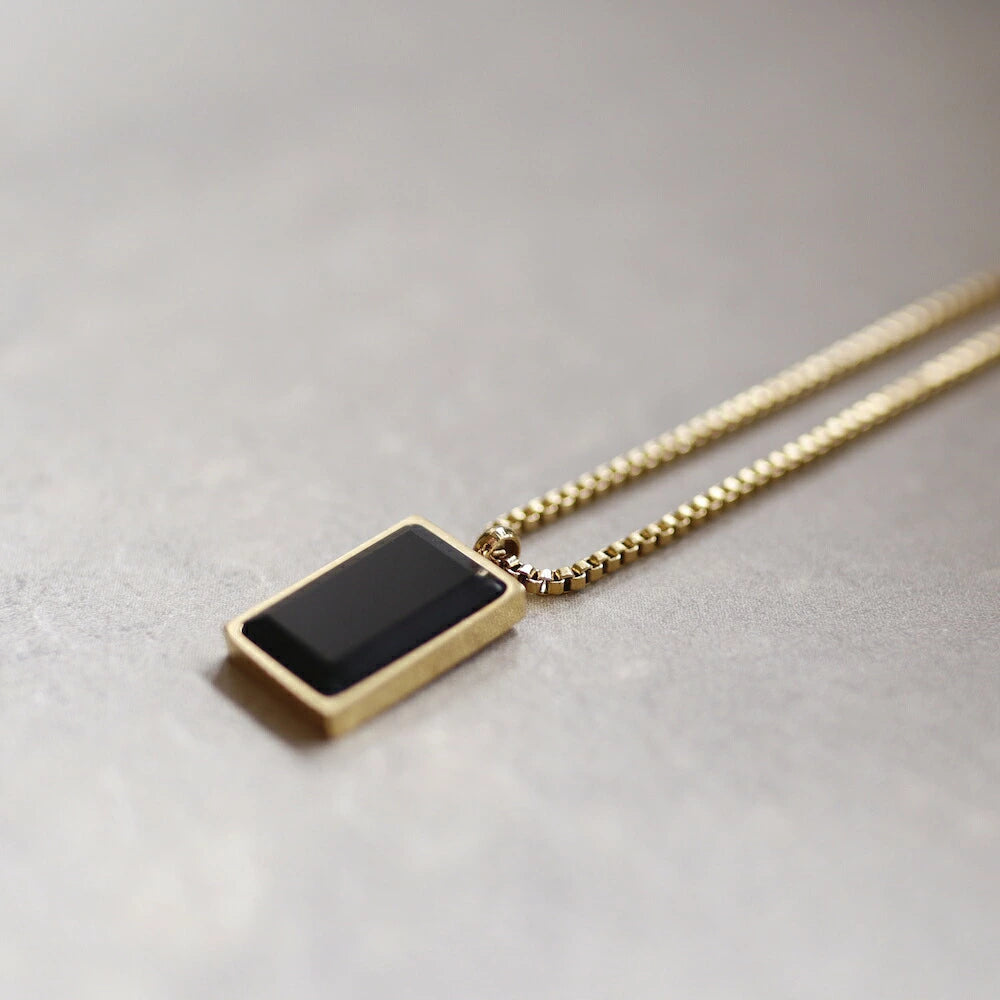 N072 stainless black square pendant
