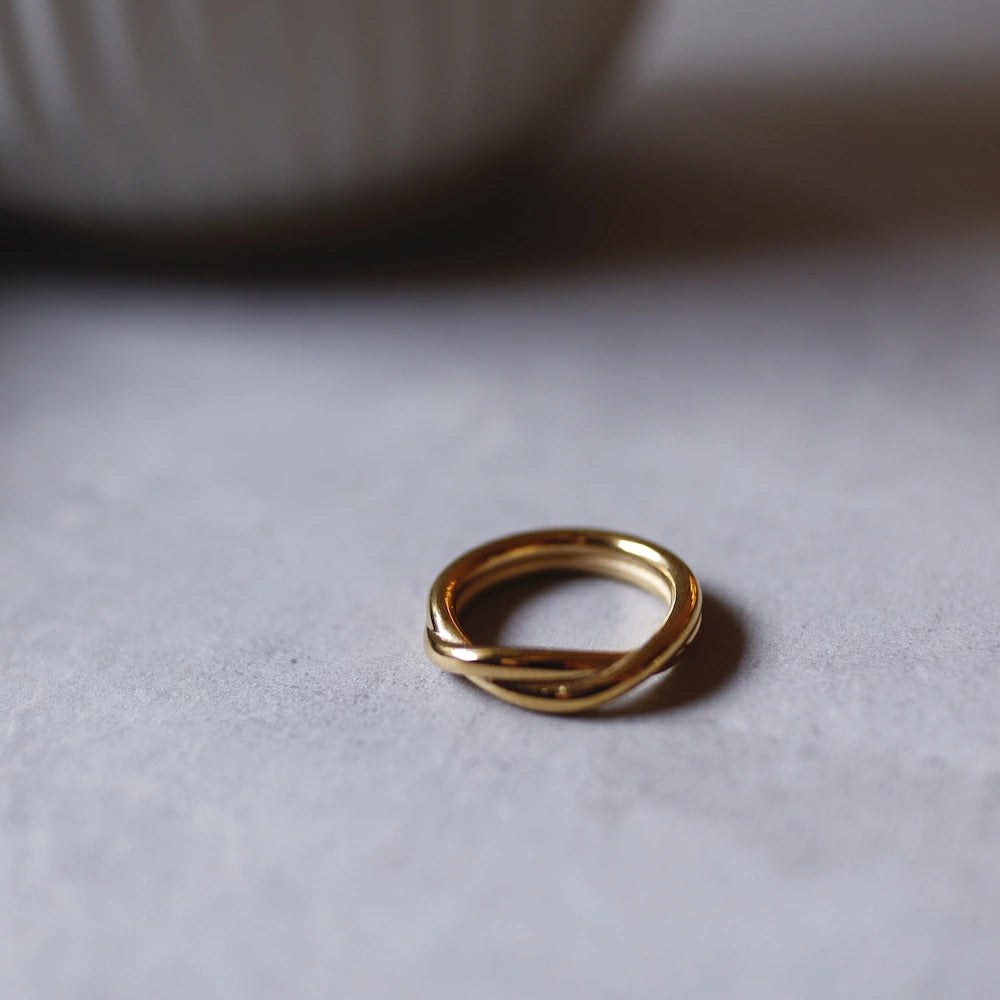 R070 stainless simple twist ring