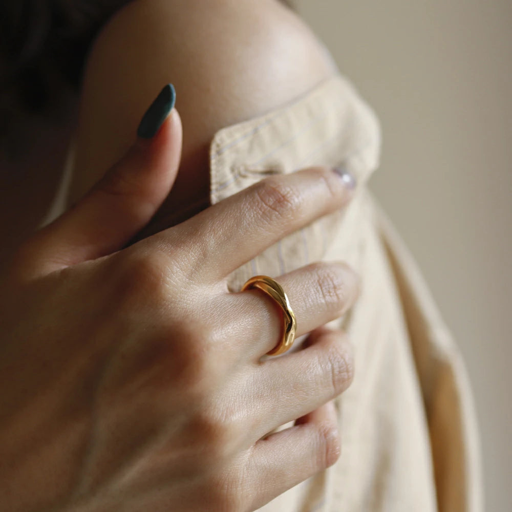 R070 stainless simple twist ring