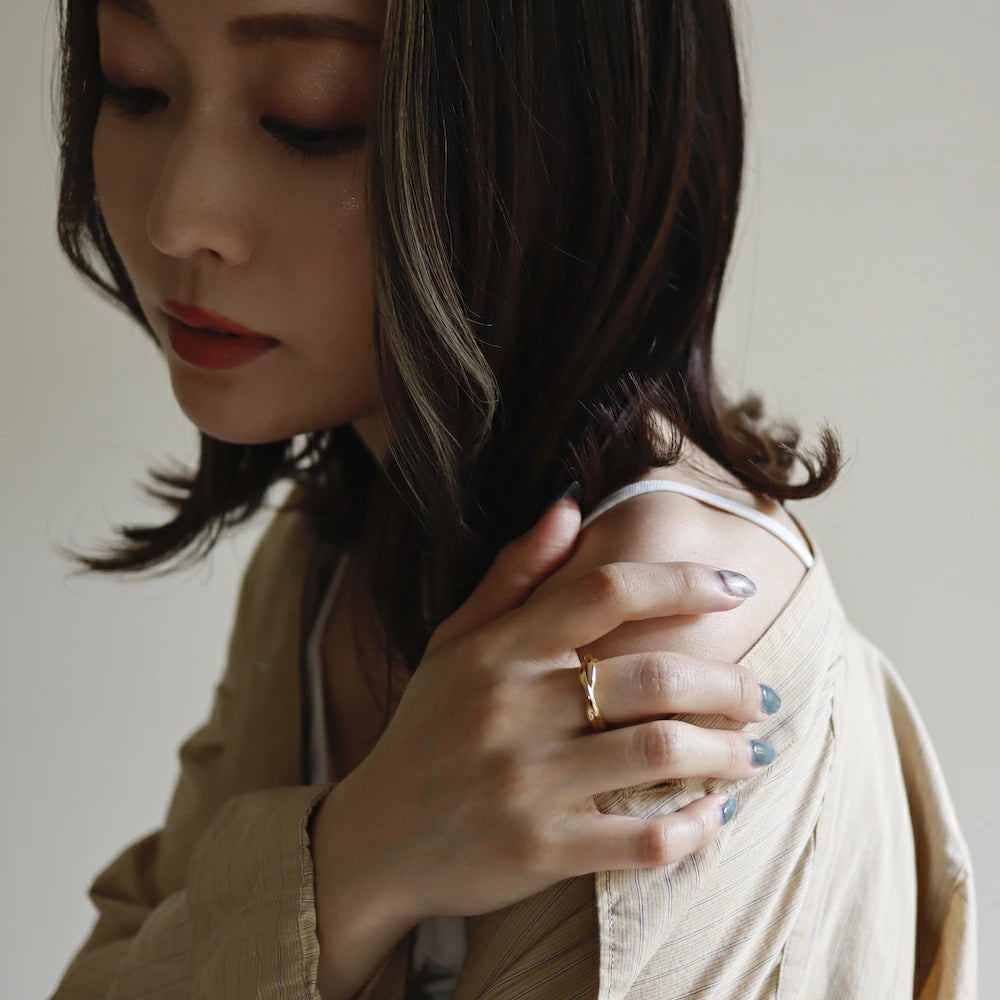 R070 stainless simple twist ring