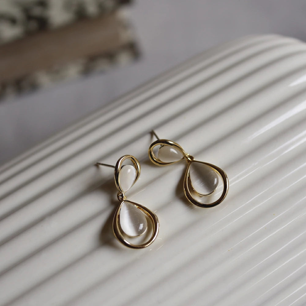 P231 synthetic cat's eye stone drop pierce