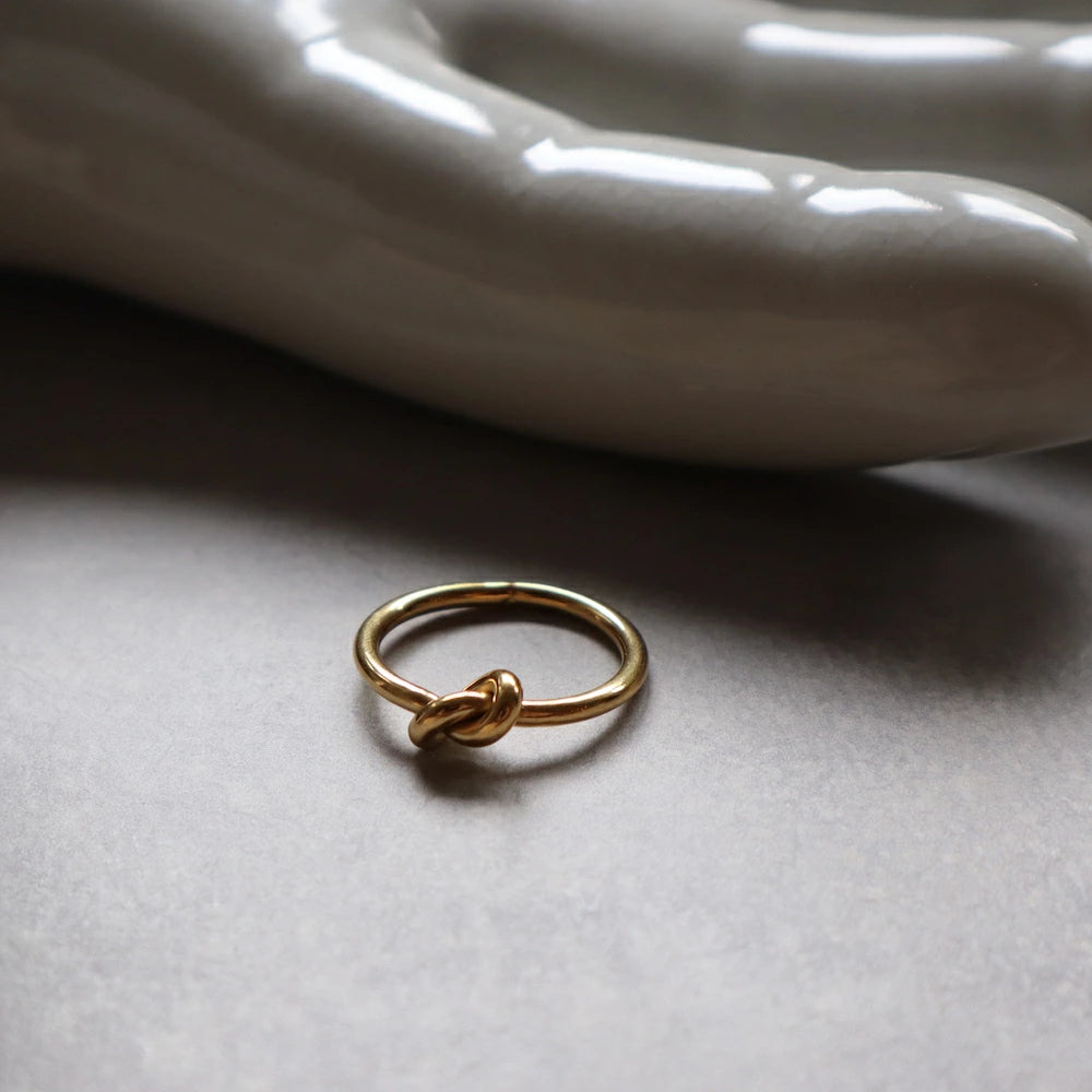 R001 stainless knot ring