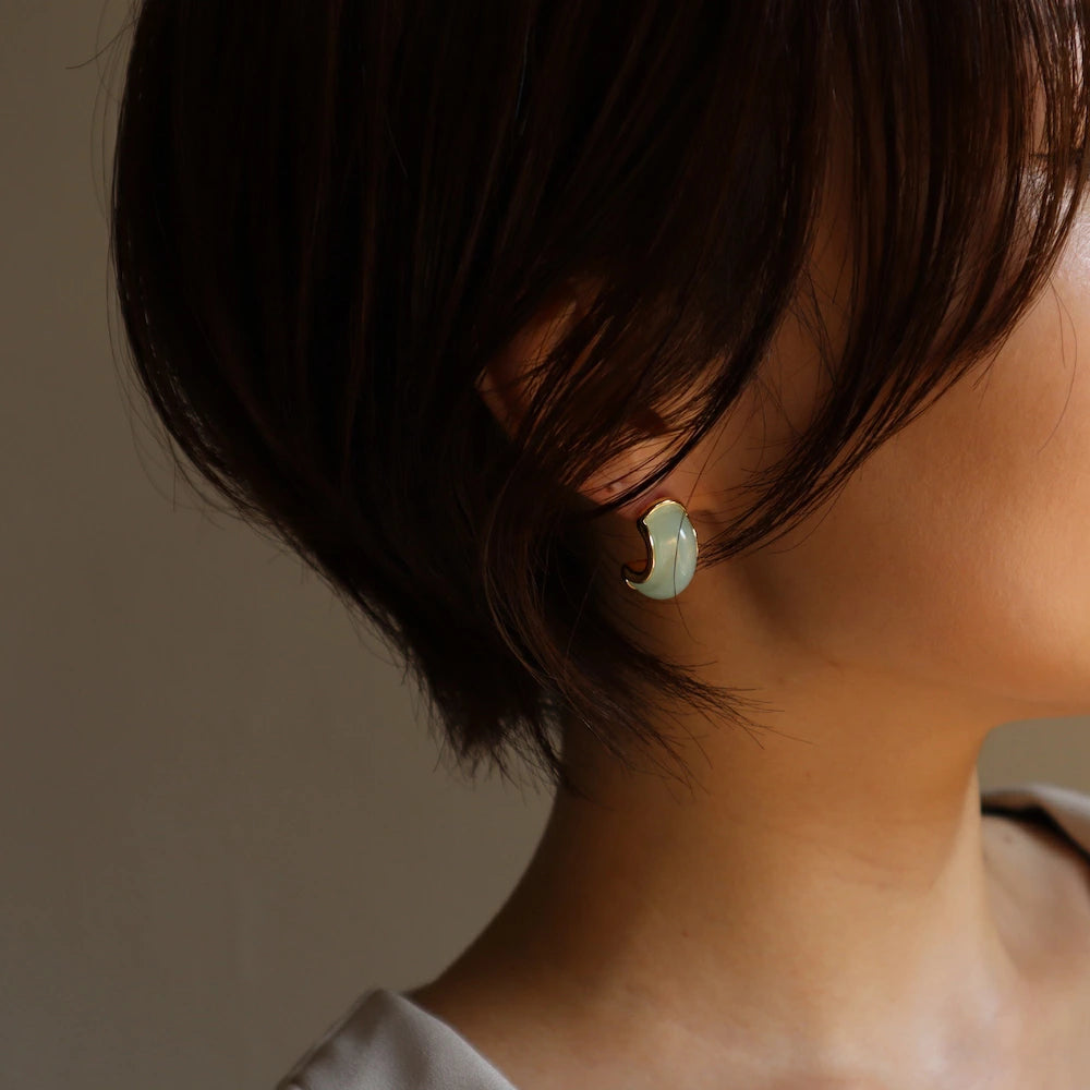 P045 gold metal acrylic half pierce