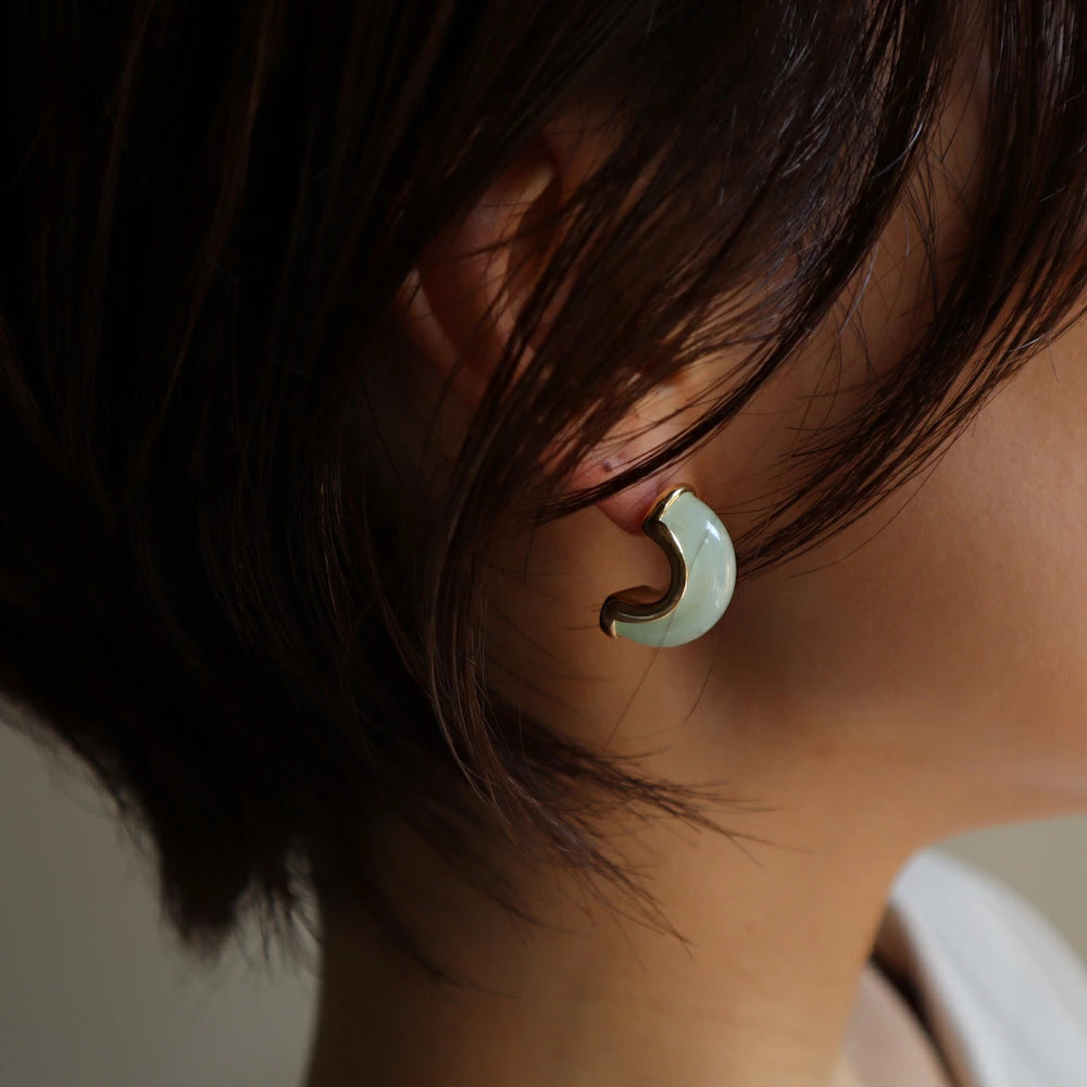P045 gold metal acrylic half pierce