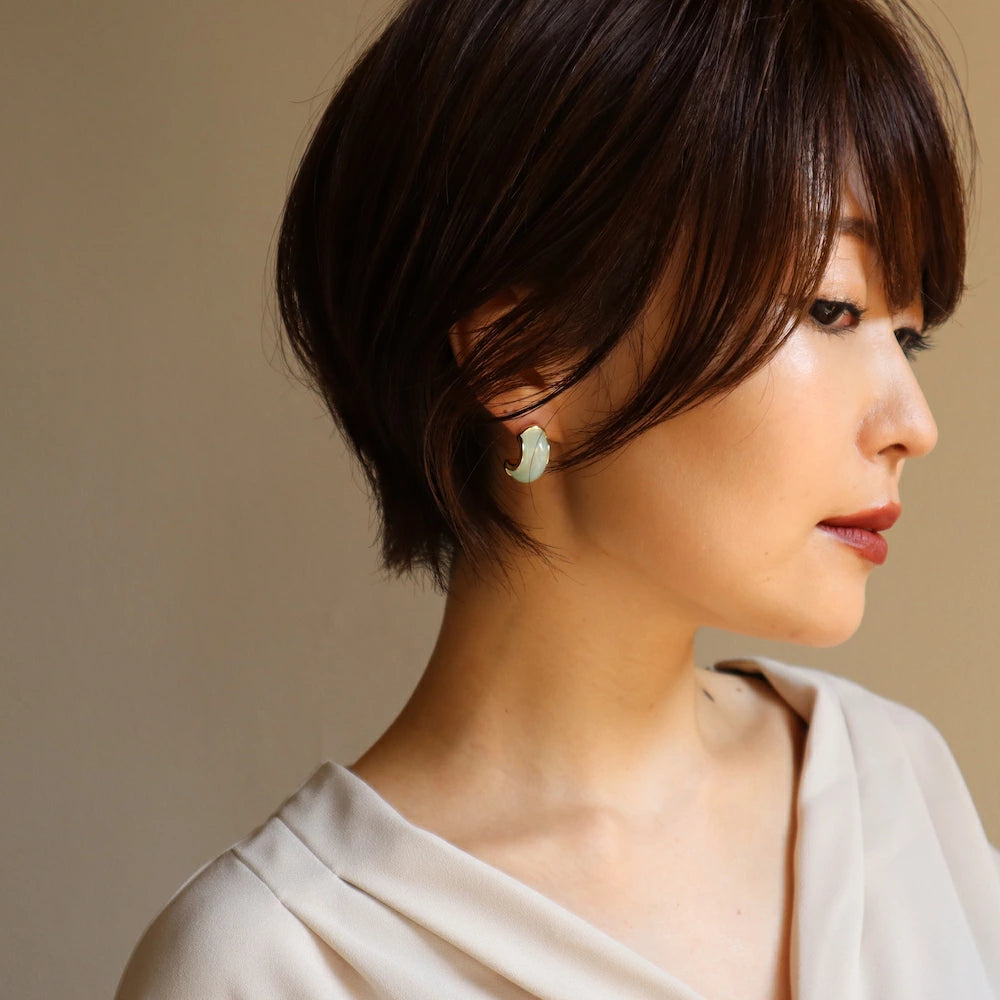 P045 gold metal acrylic half pierce