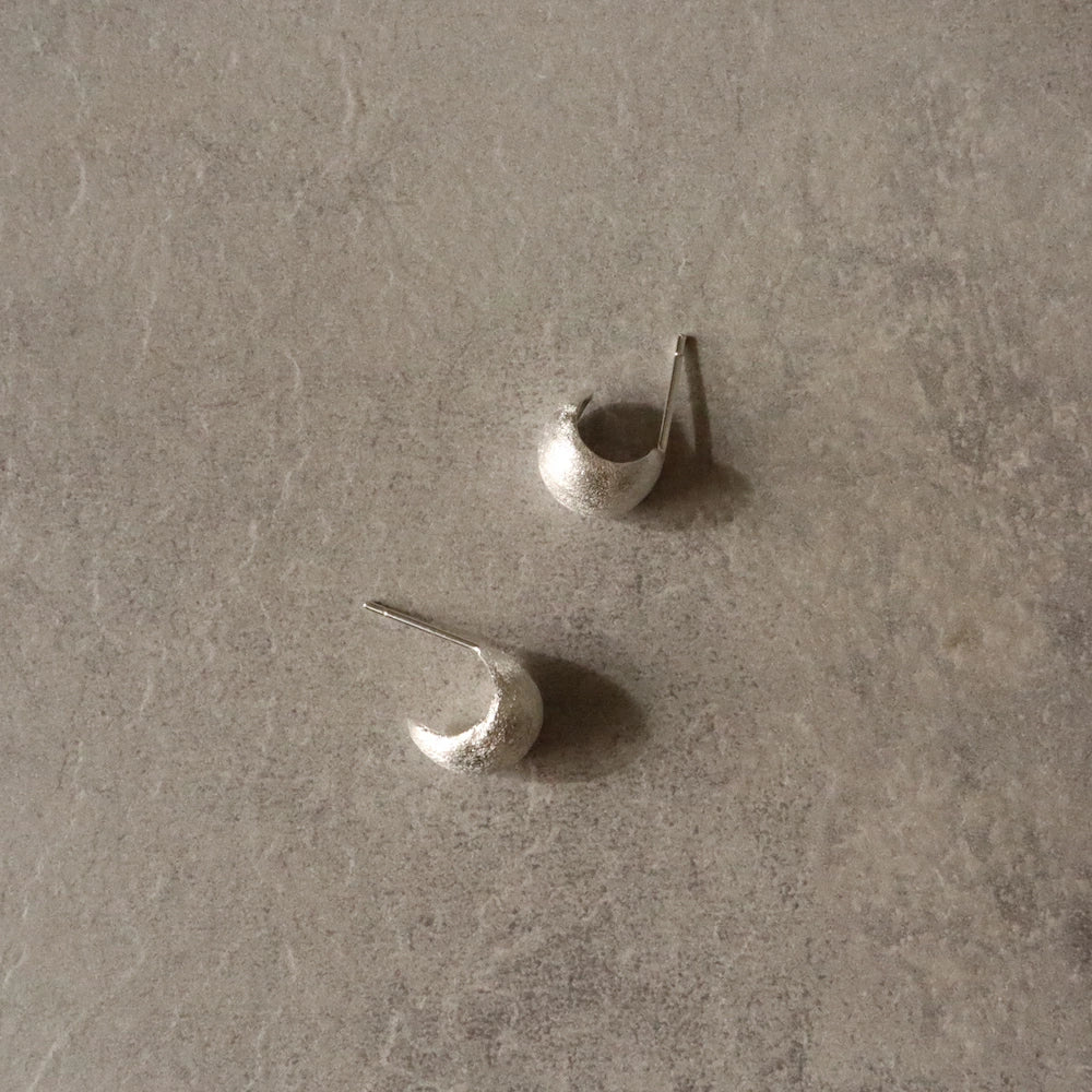 P101 silver925 matte silver plump pierce