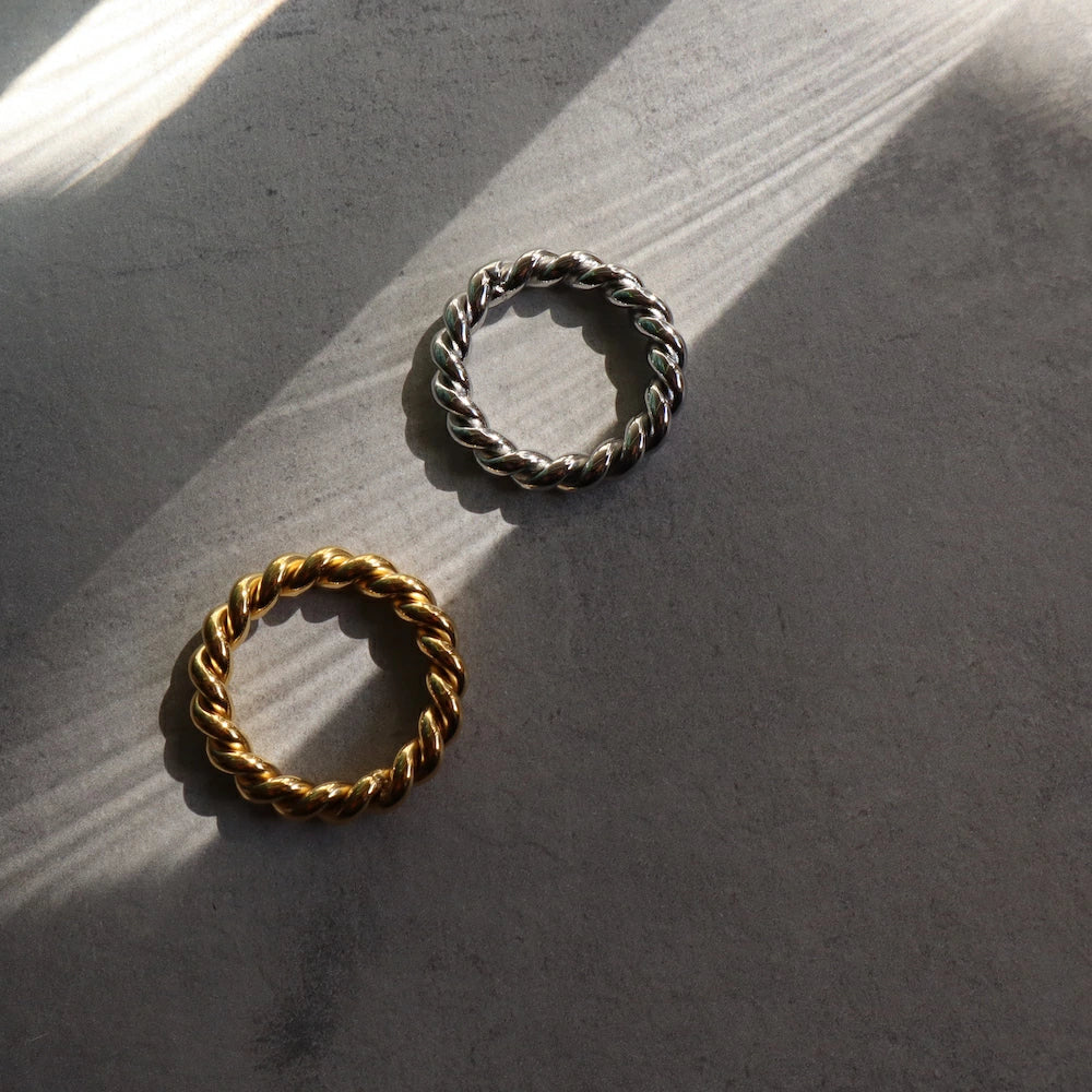 R027 stainless twist ring