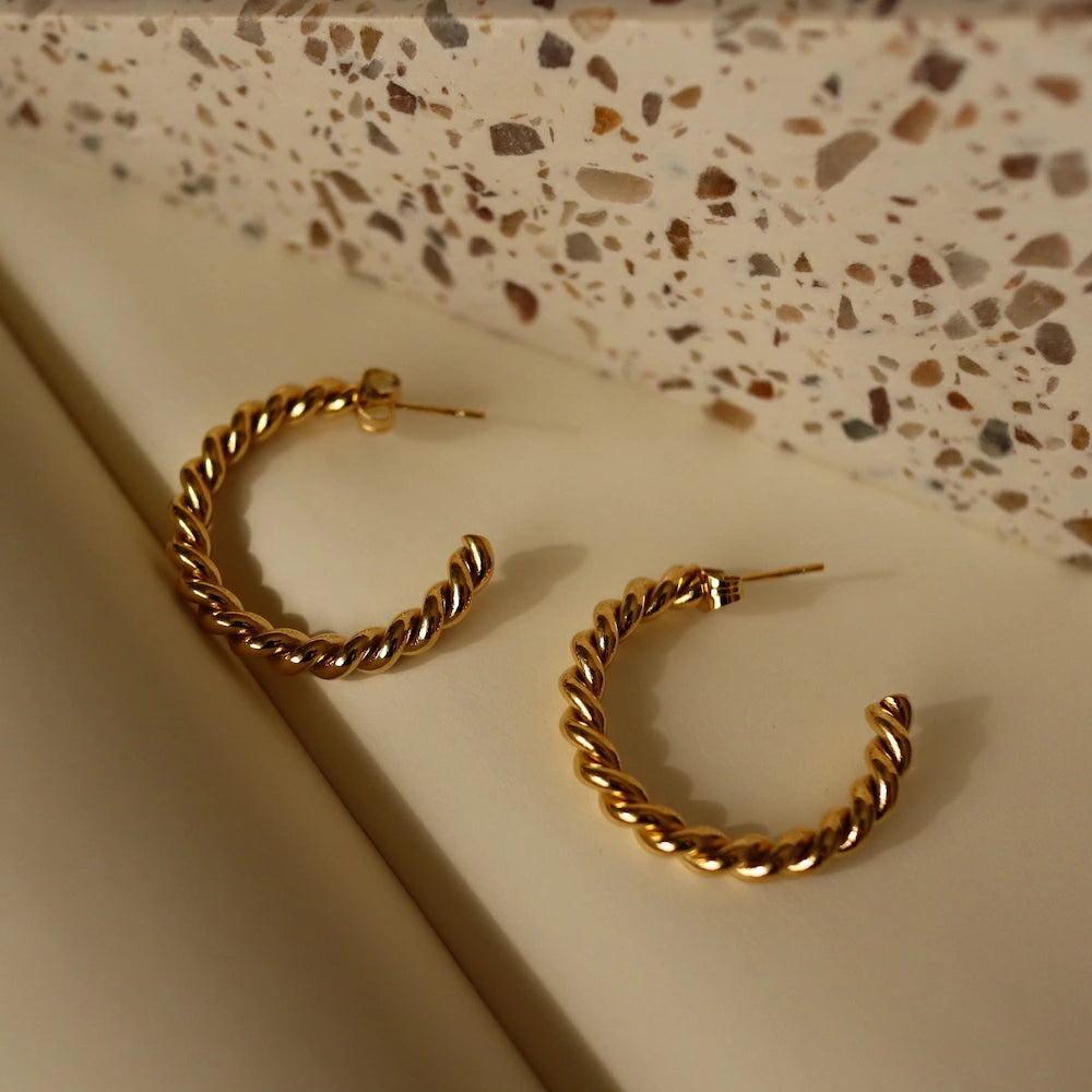 P006 stainless hoop twist pierce