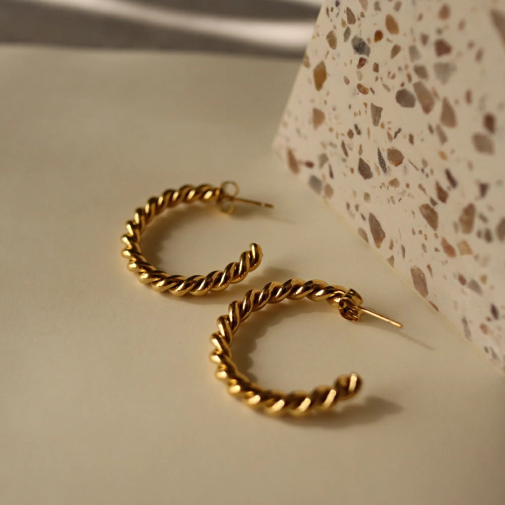 P006 stainless hoop twist pierce