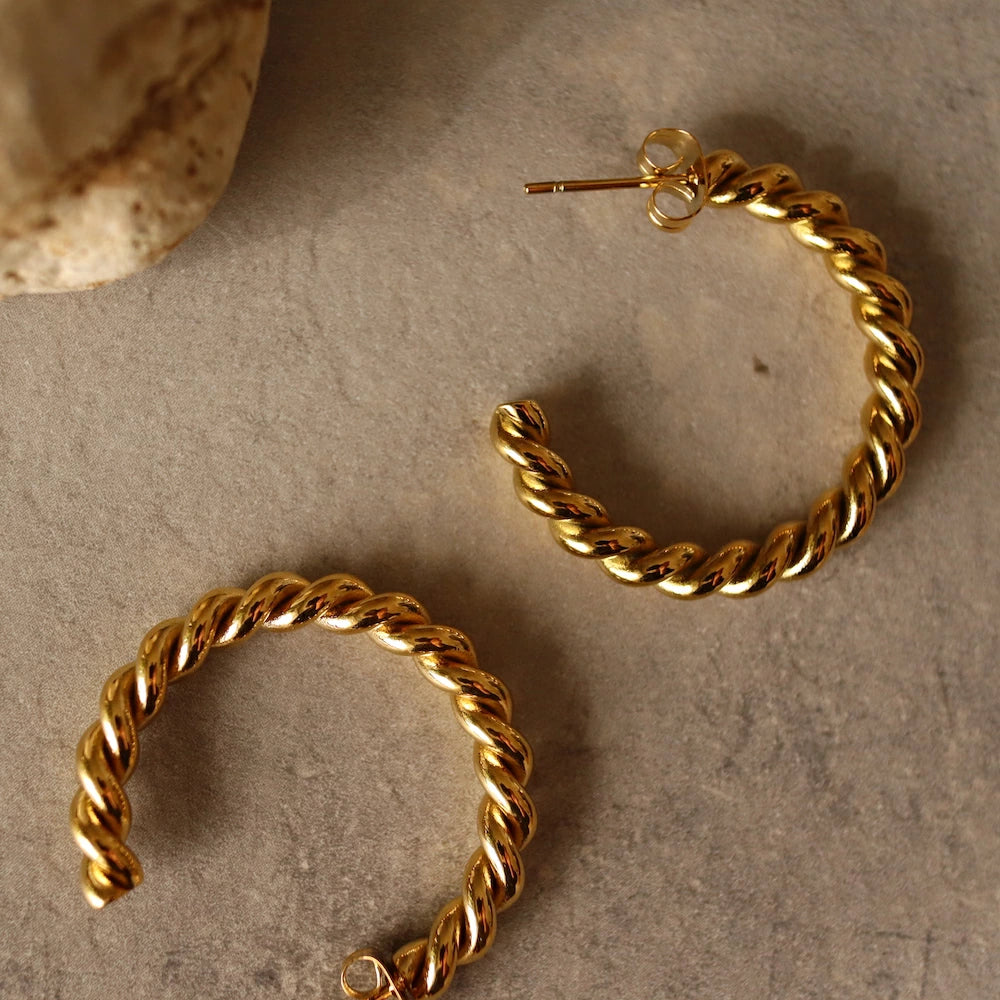 P006 stainless hoop twist pierce