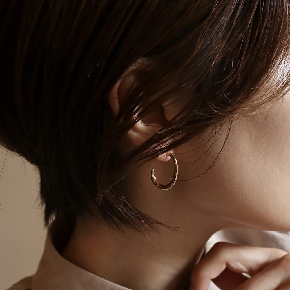 P323 stainless gold curve pierce