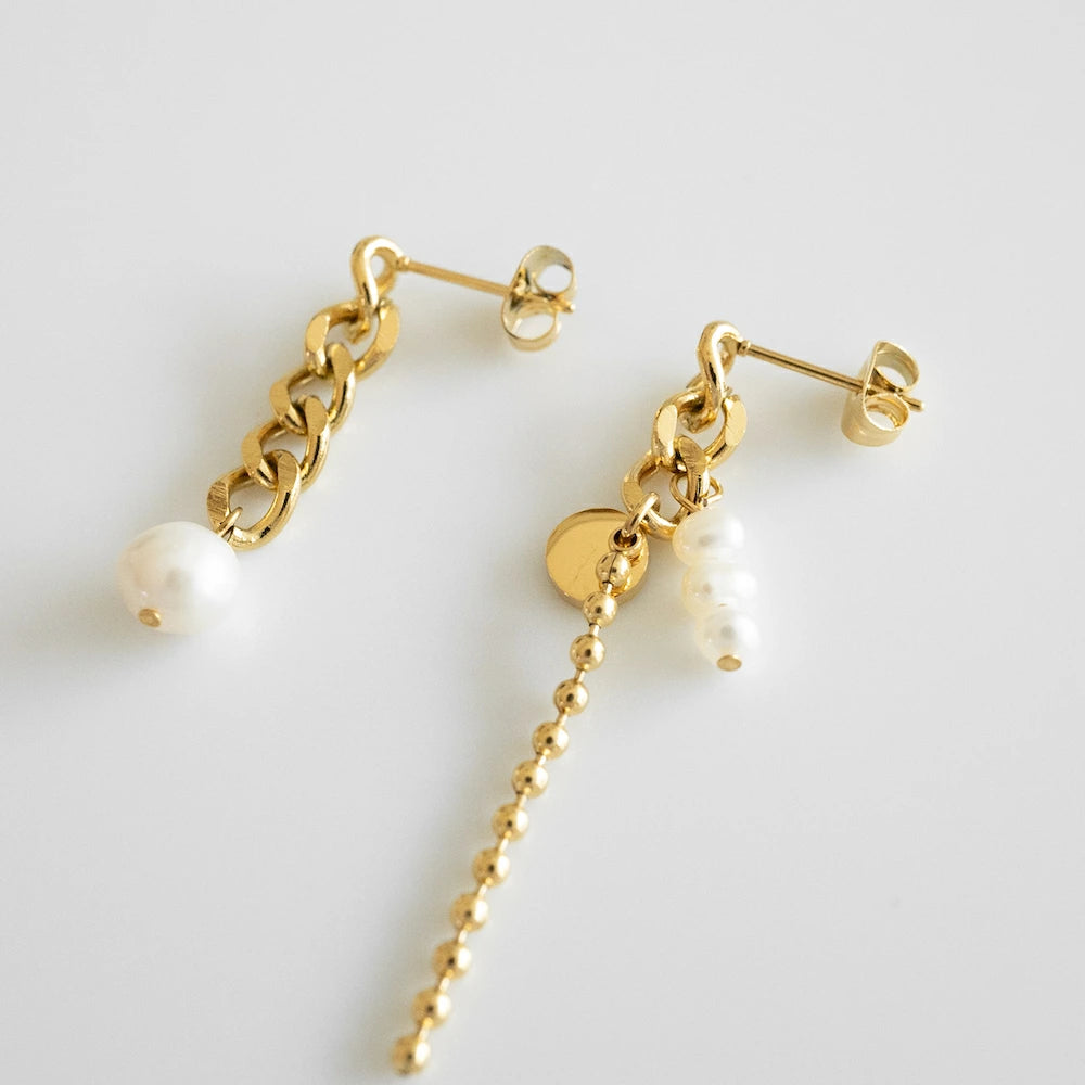 P326 stainless asymmetry pearl chain pierce