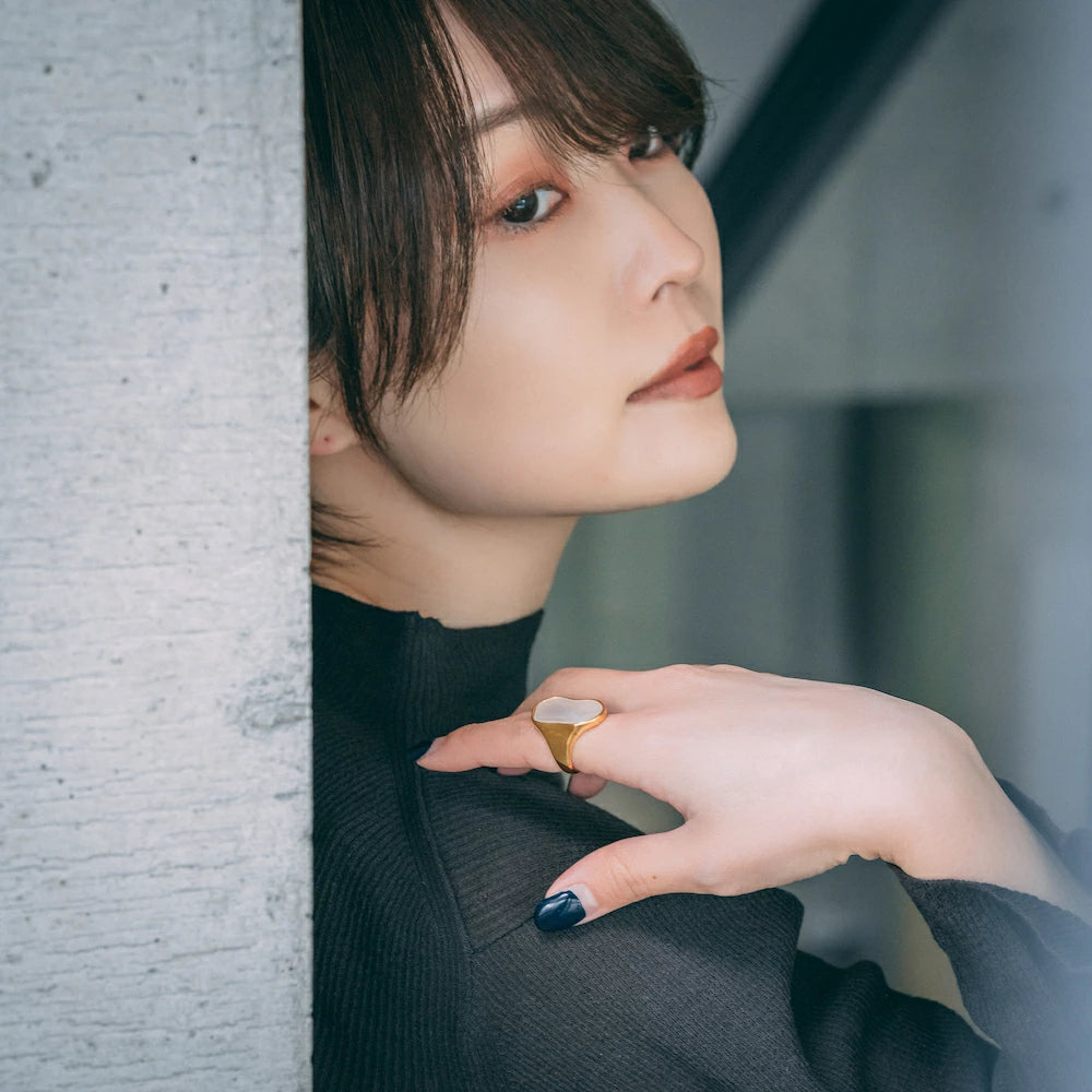 R090 stainless mother of pearl ring