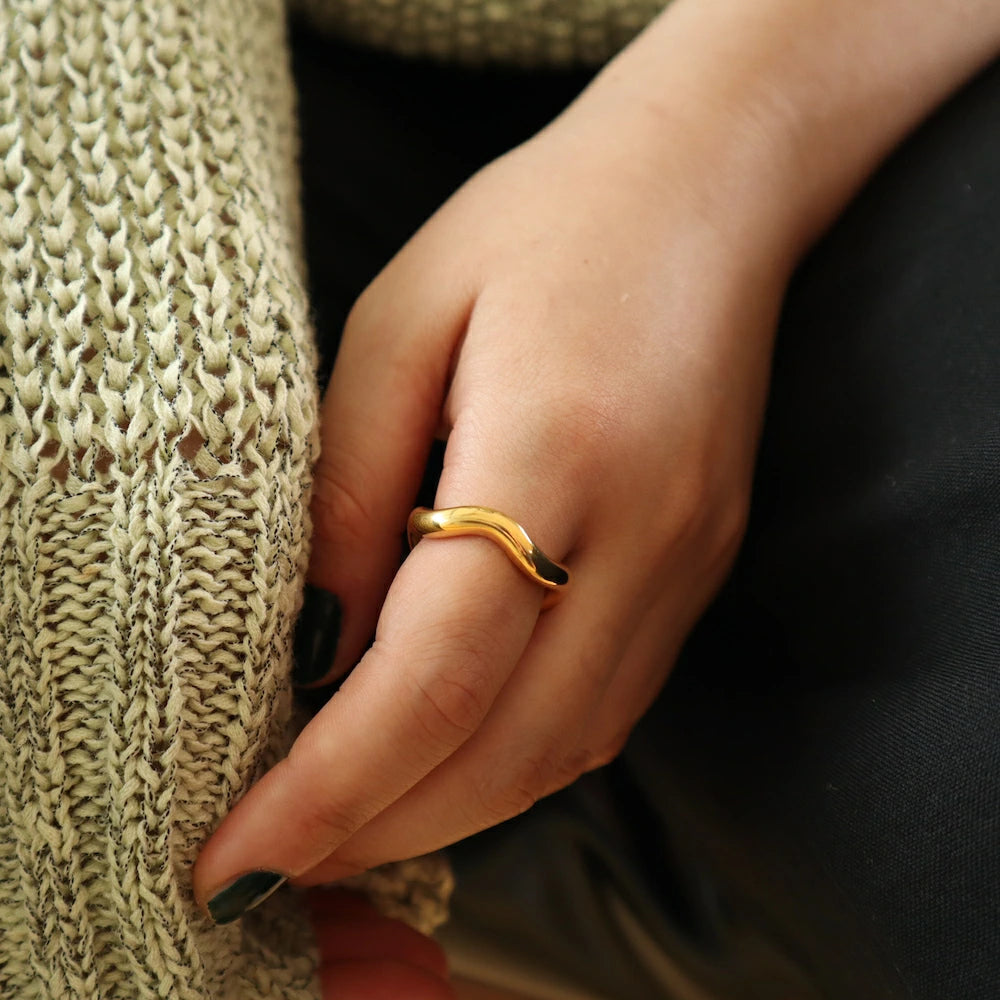 R021 stainless wave ring