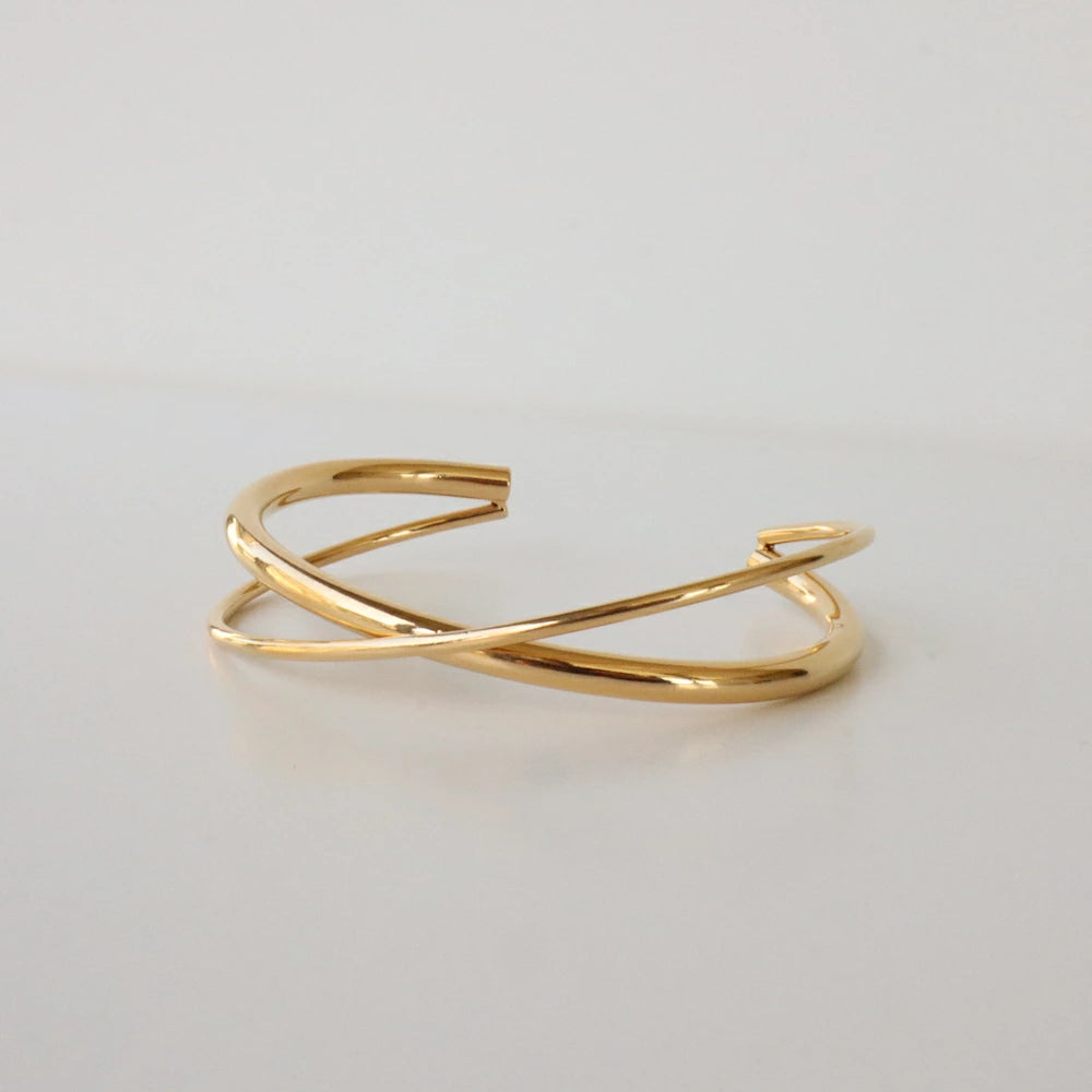 N141 stainless cross bangle
