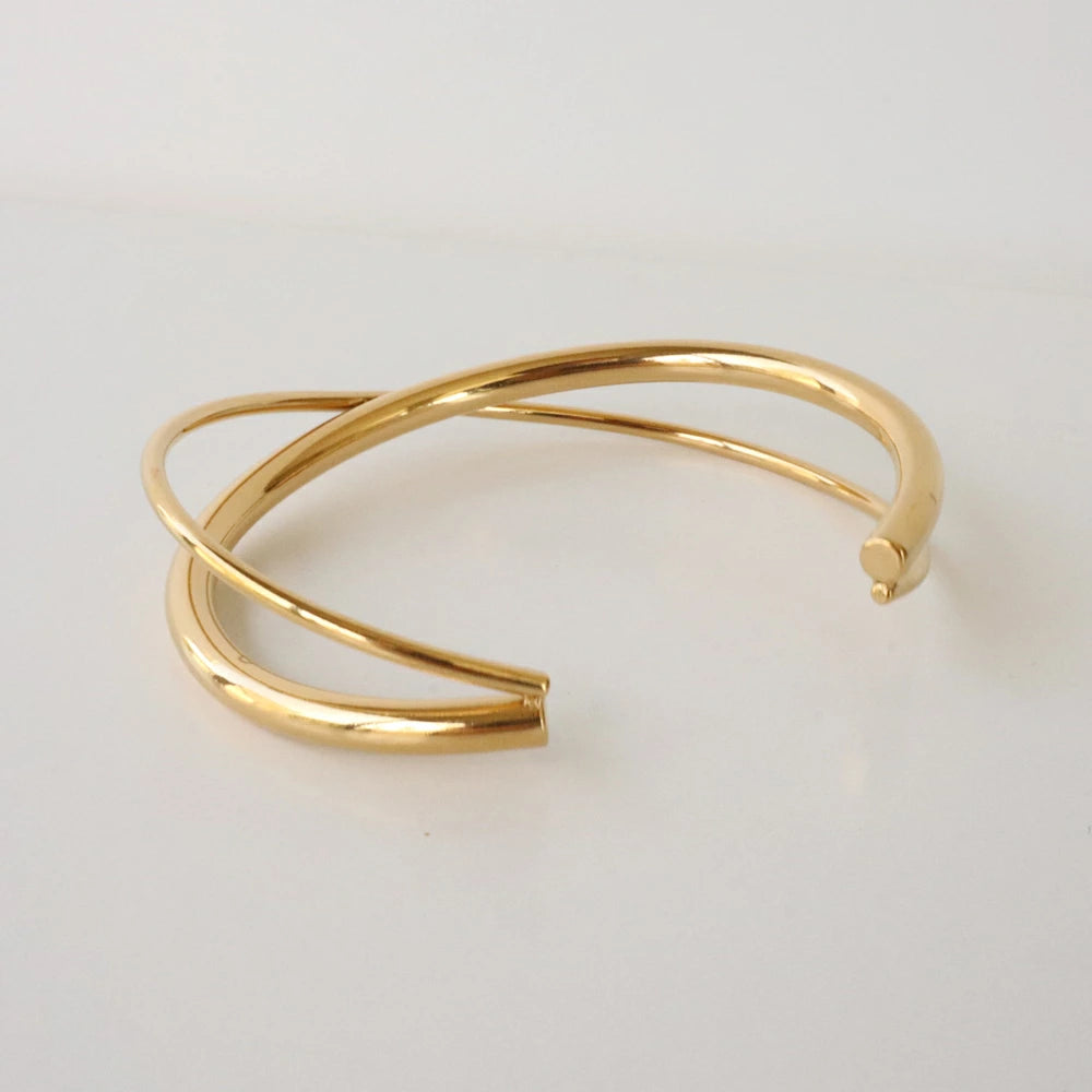 N141 stainless cross bangle
