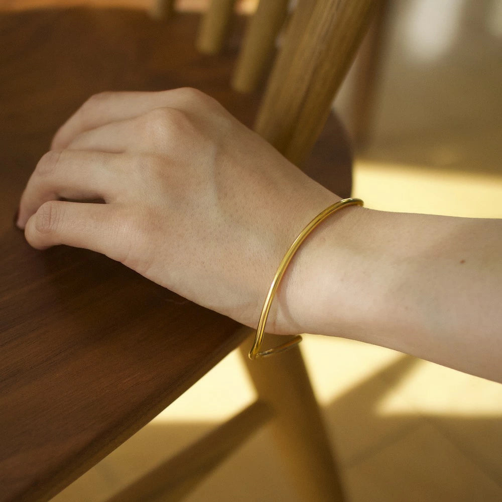 N139 stainless simple curve bangle