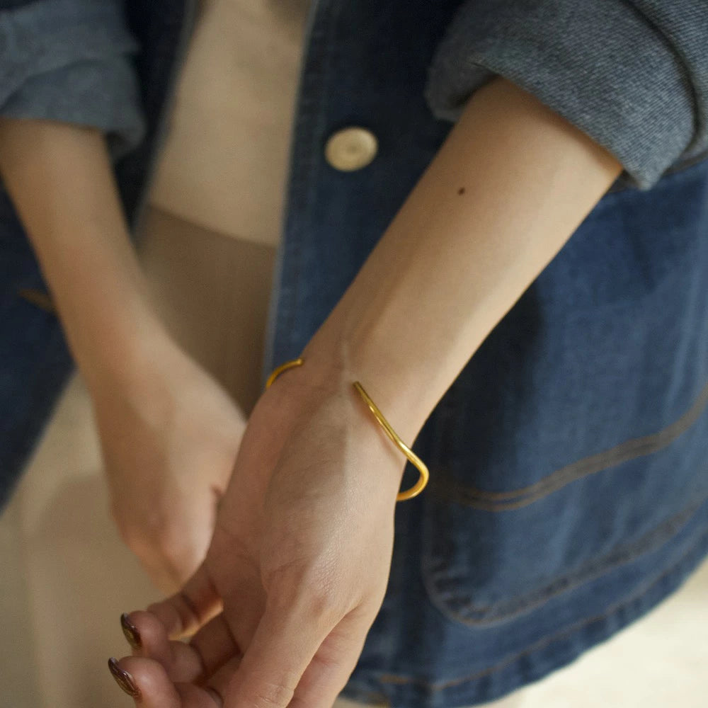 N139 stainless simple curve bangle