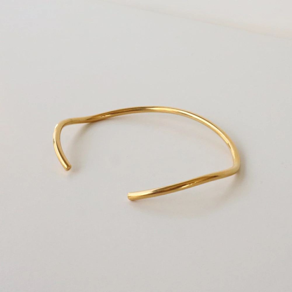 N139 stainless simple curve bangle