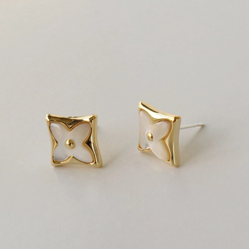 P060 2design flower shell pierce