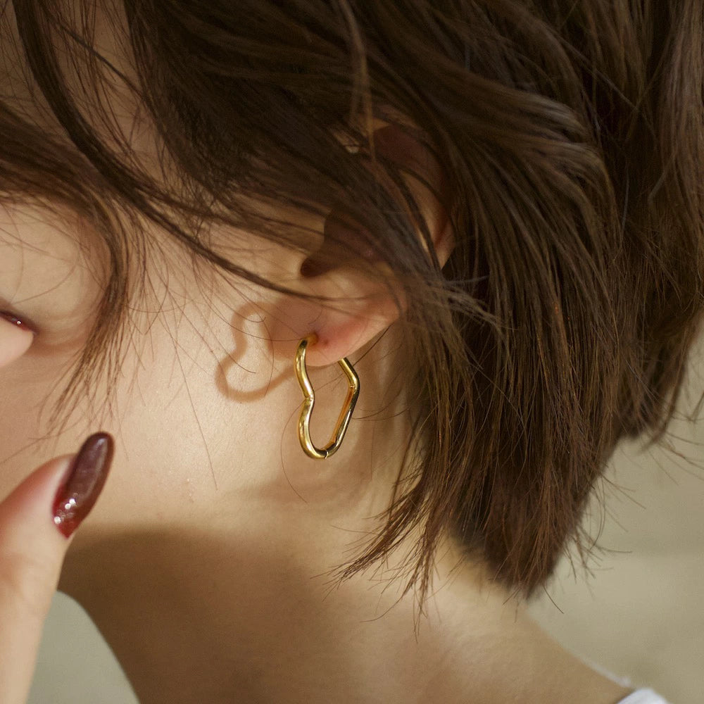 P126 stainless heart hoop pierce