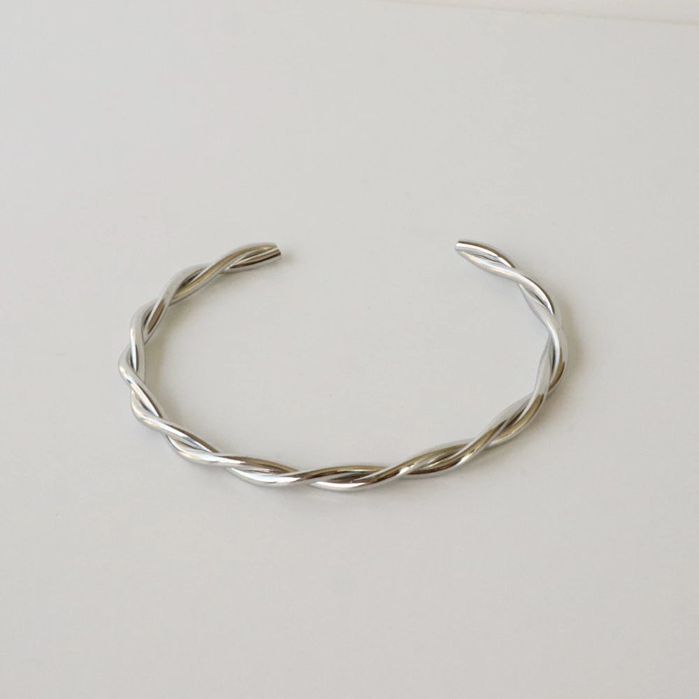 N153 stainless twist slim bangle