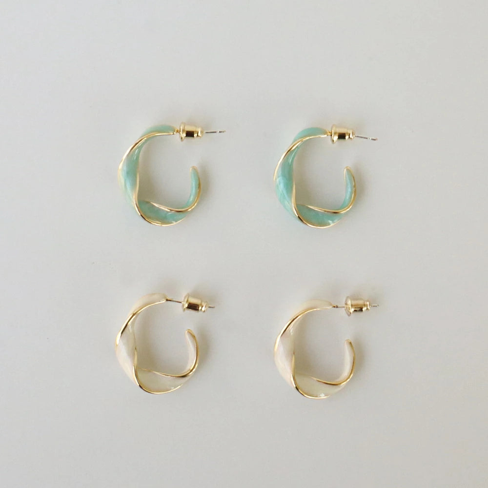 P353 color shell twist hoop pierce