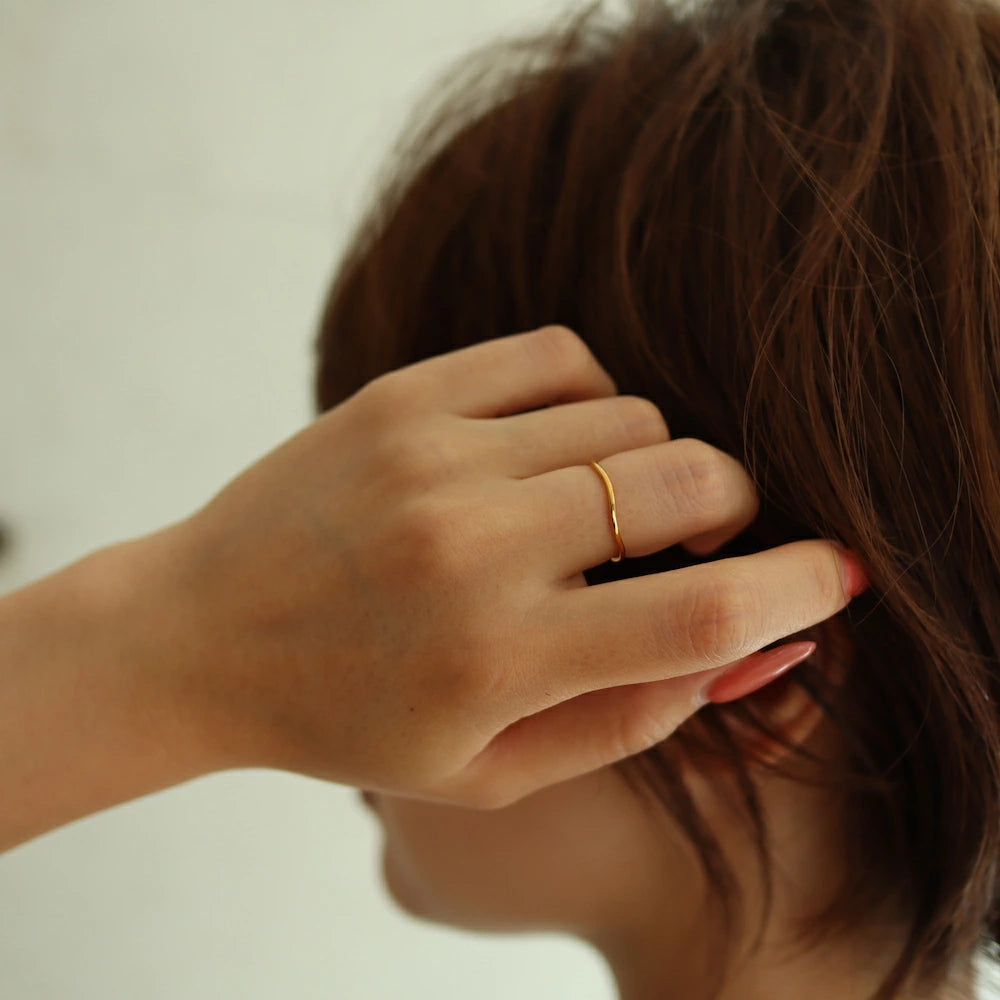 R035 stainless simple wave slim ring