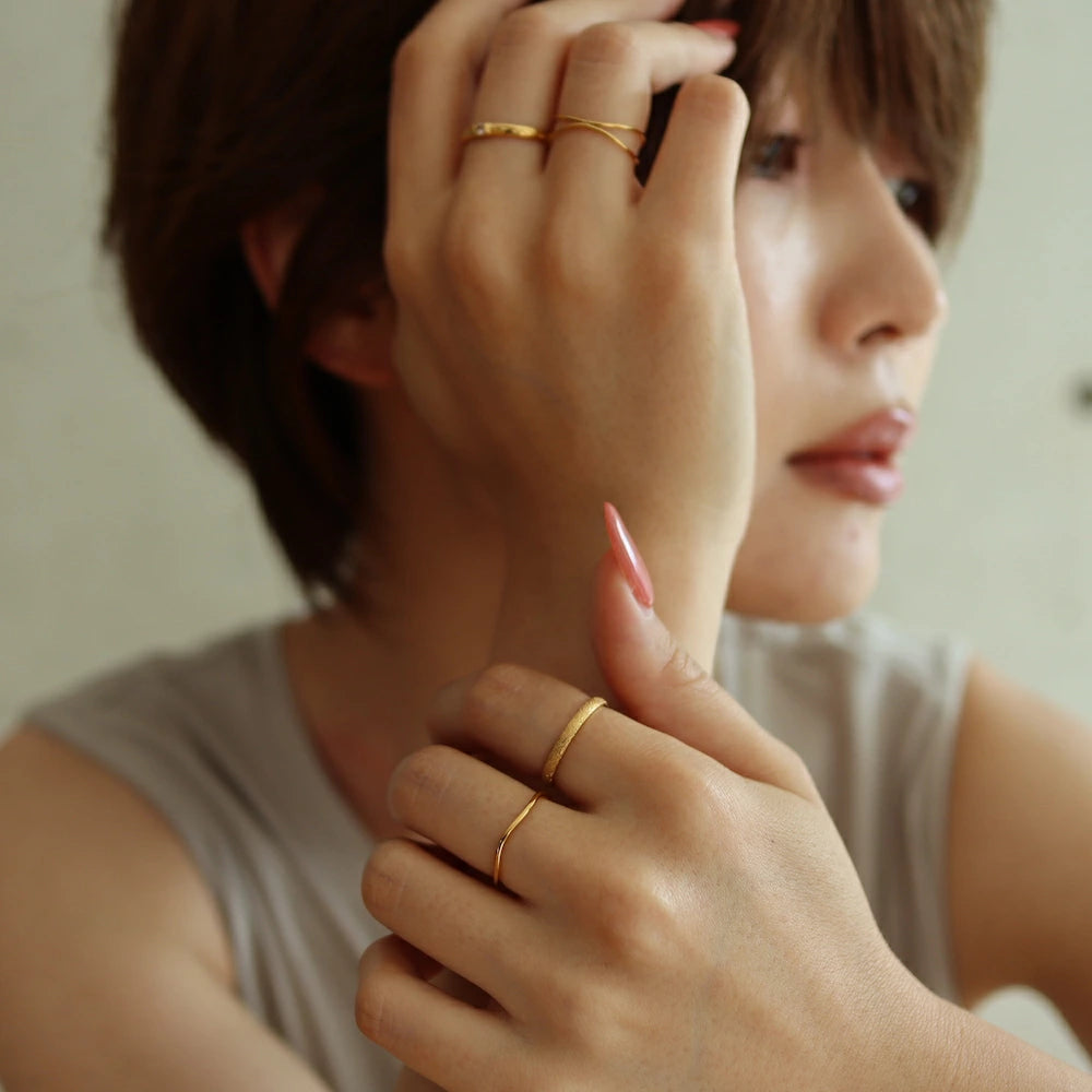 R035 stainless simple wave slim ring
