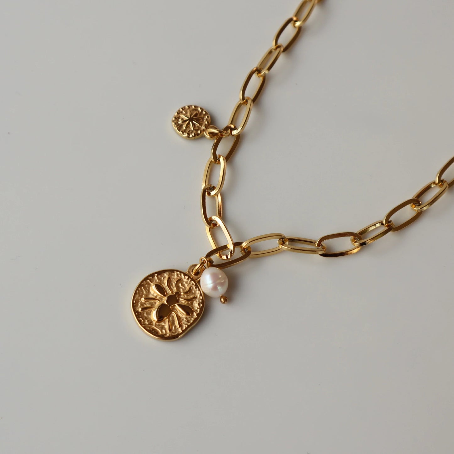 N170 stainless bee pendant necklace