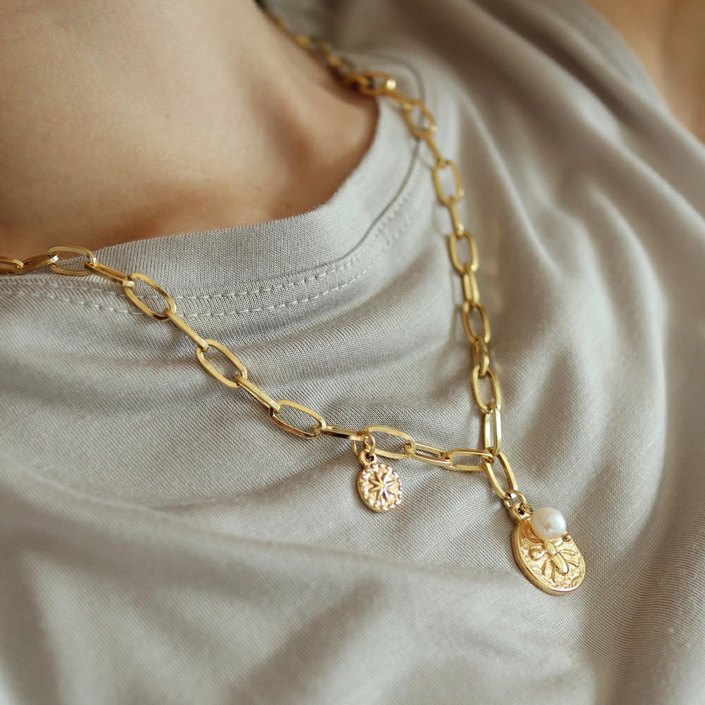 N170 stainless bee pendant necklace