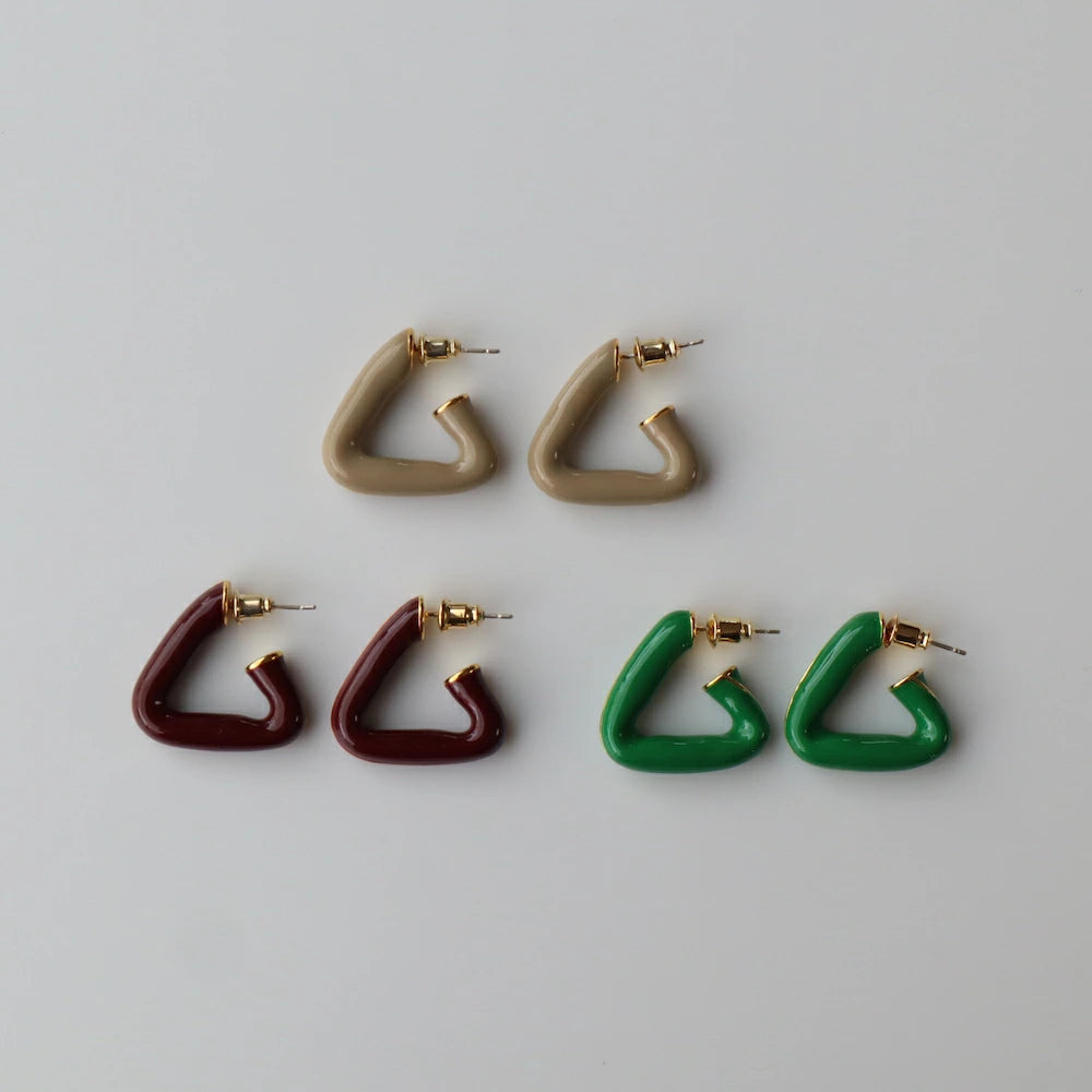 P372 color triangle pierce
