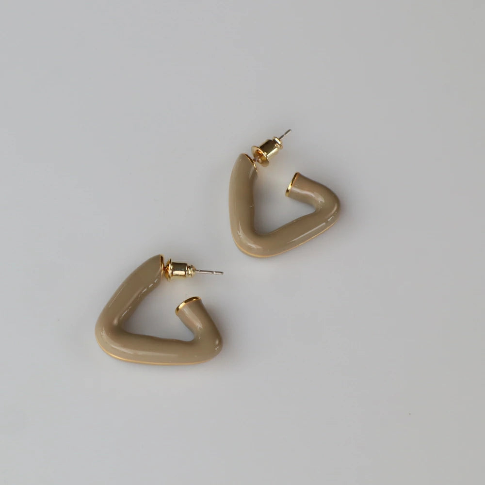 P372 color triangle pierce