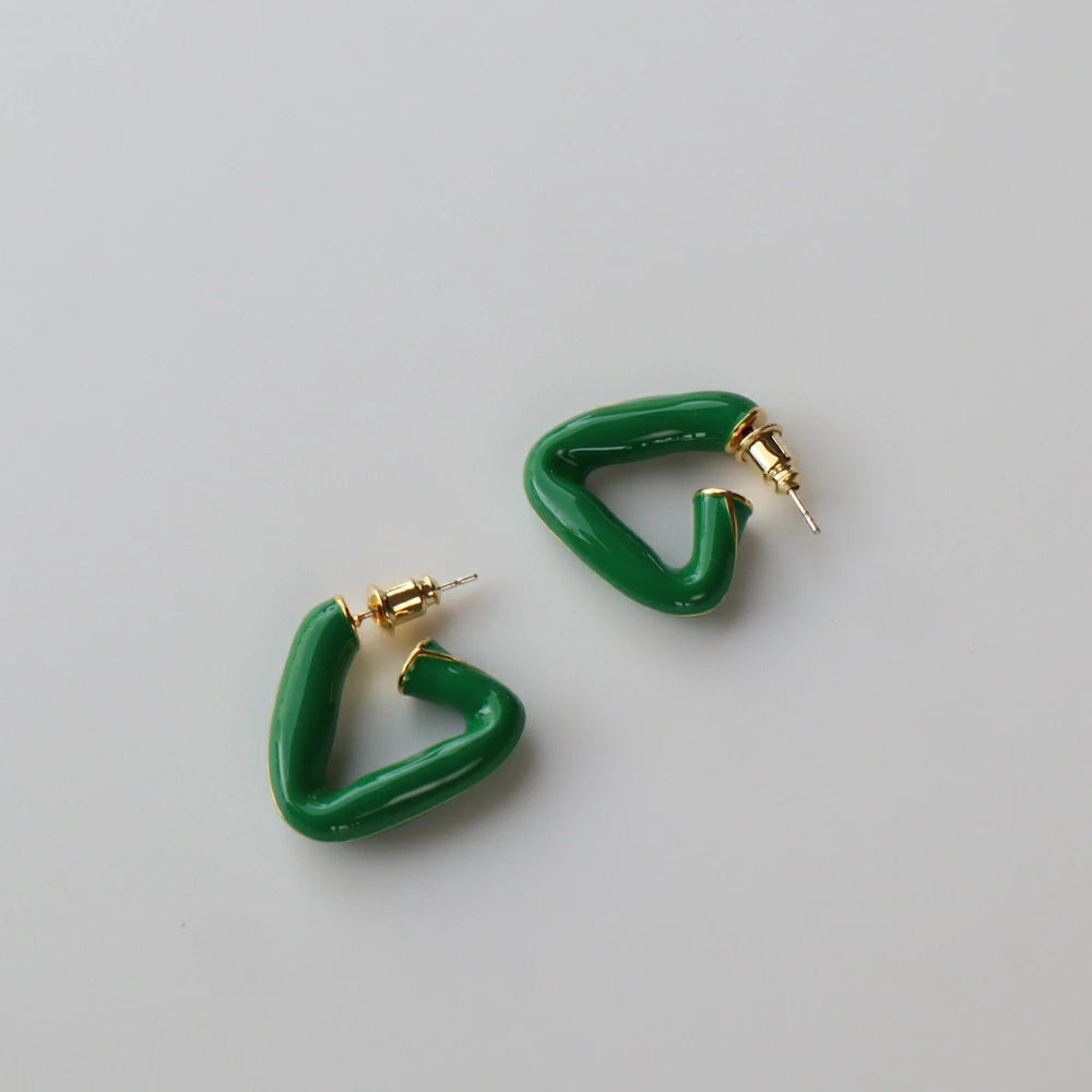P372 color triangle pierce
