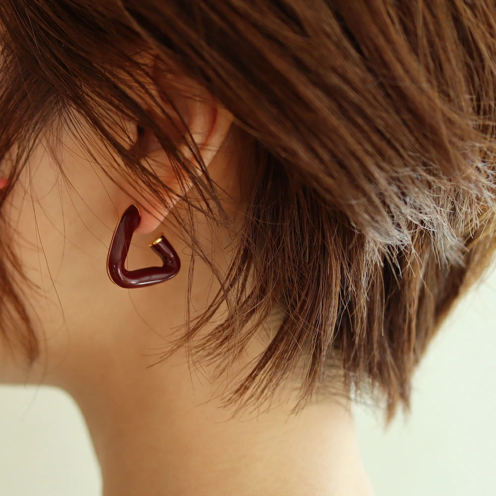 P372 color triangle pierce