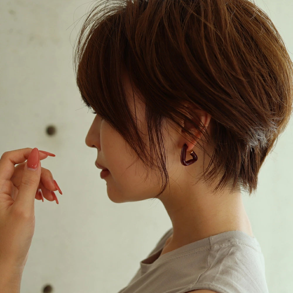 P372 color triangle pierce