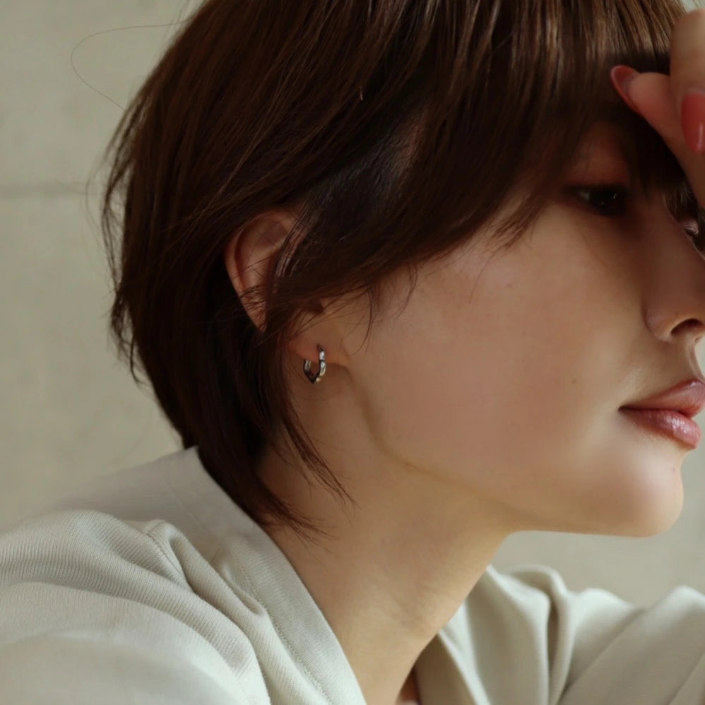 P144 silver925 flower motif hoop pierce