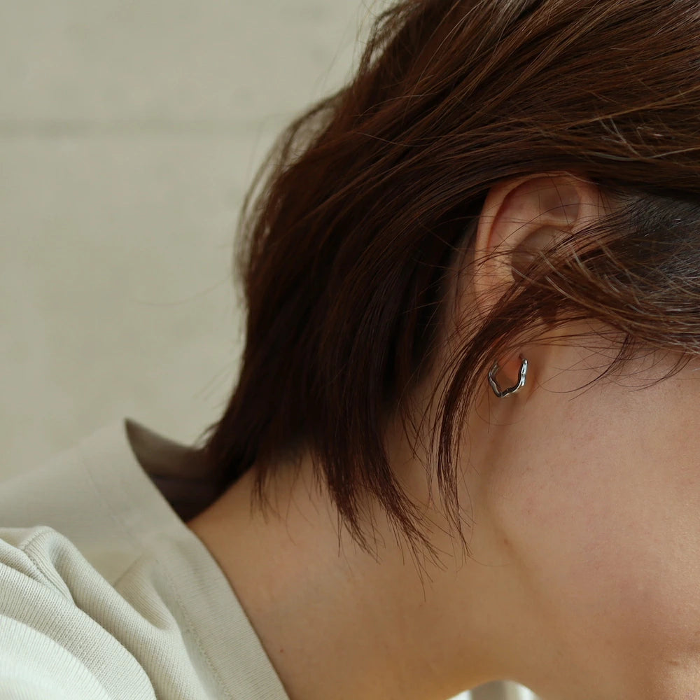 P144 silver925 flower motif hoop pierce