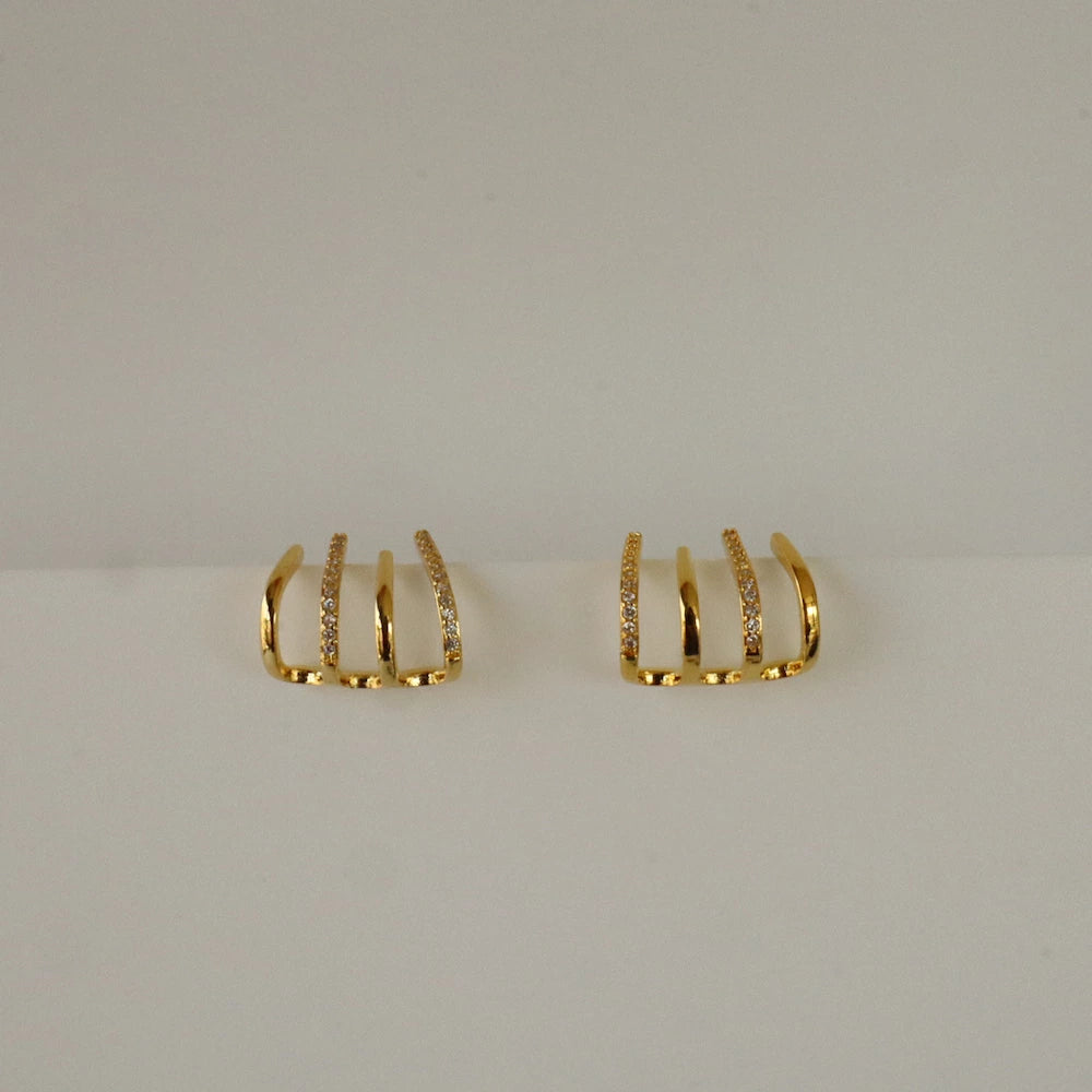 P379 line stone half hoop pierce