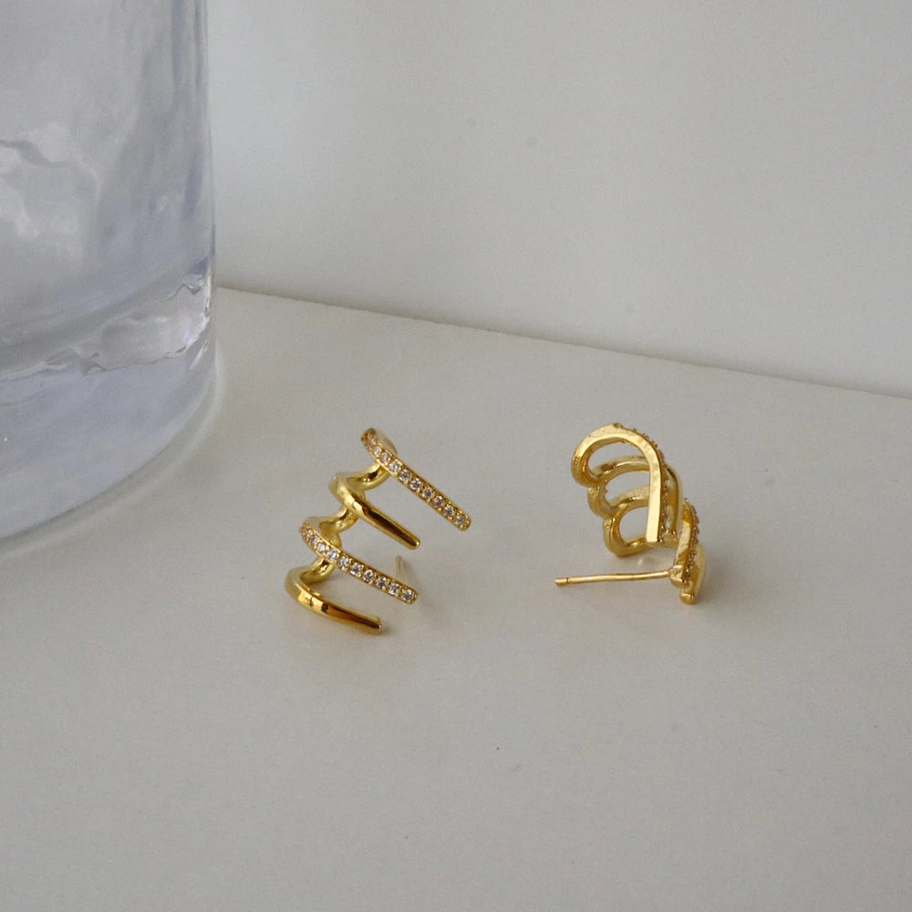 P379 line stone half hoop pierce