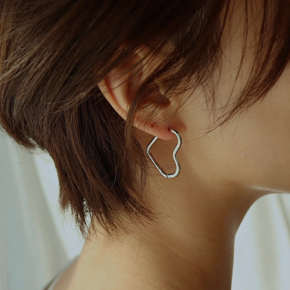 P126 stainless heart hoop pierce