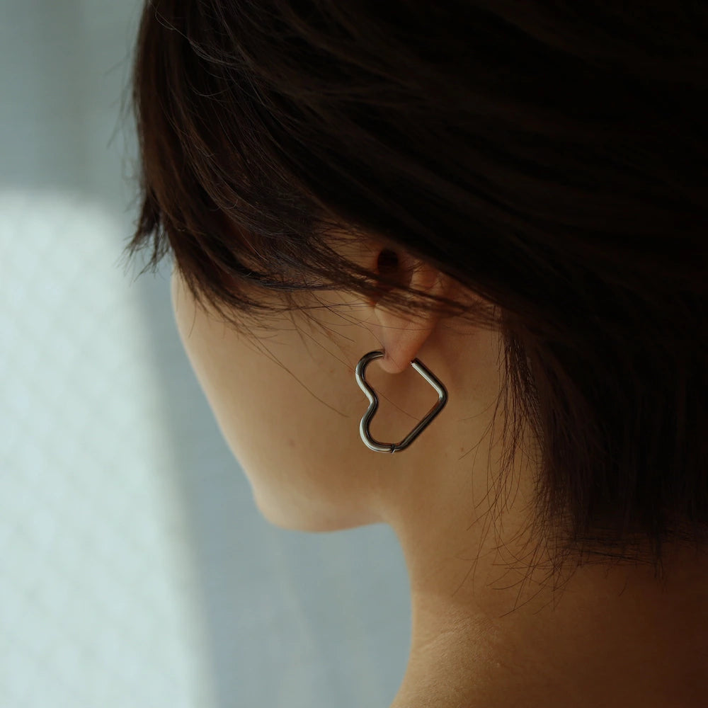 P126 stainless heart hoop pierce