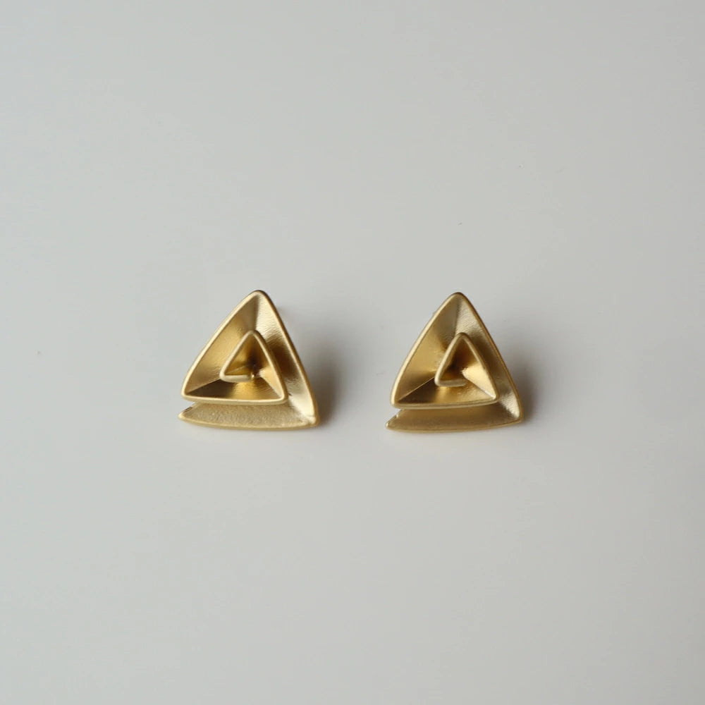 P235 matte gold circle minimum pierce