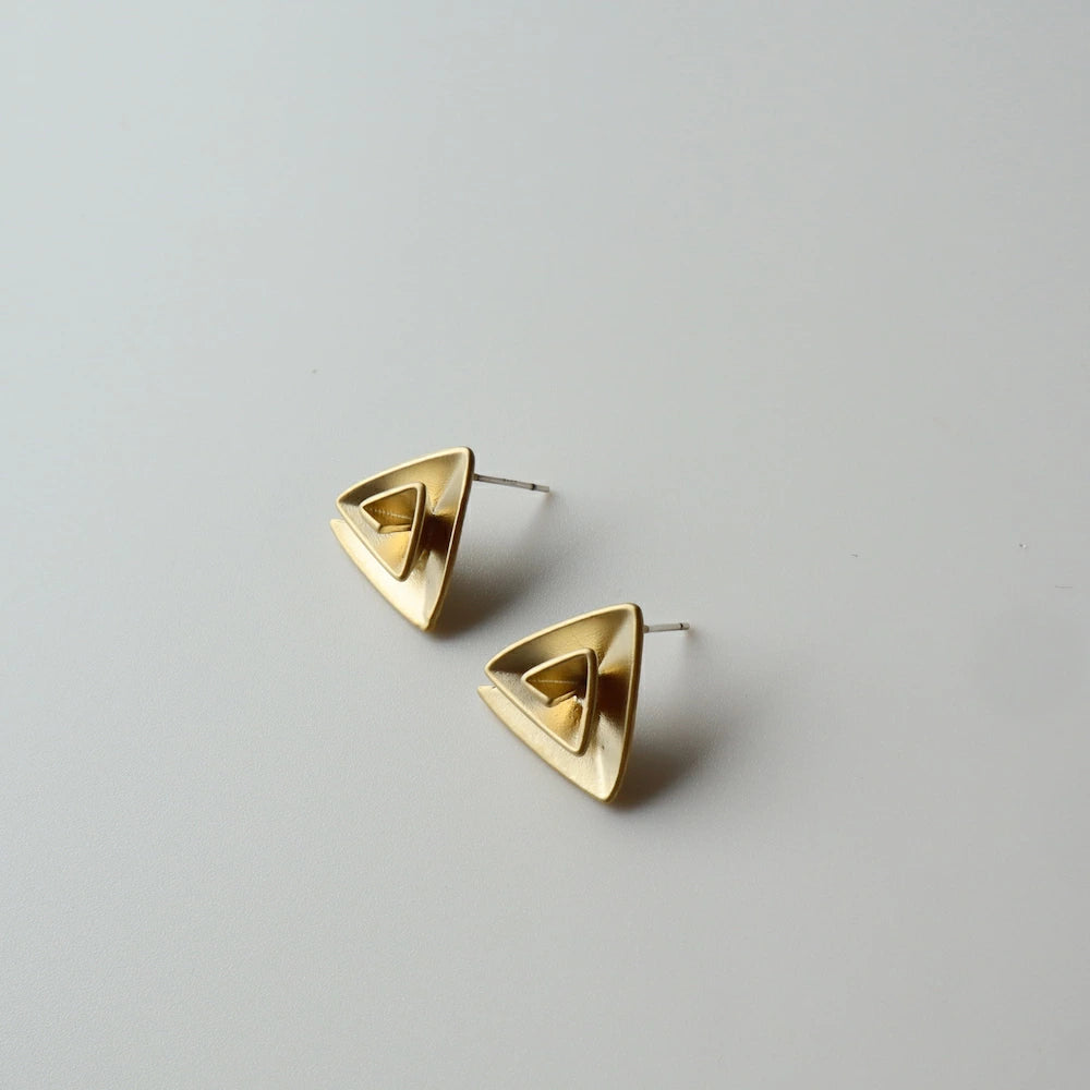 P235 matte gold circle minimum pierce