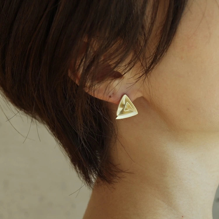 P235 matte gold circle minimum pierce