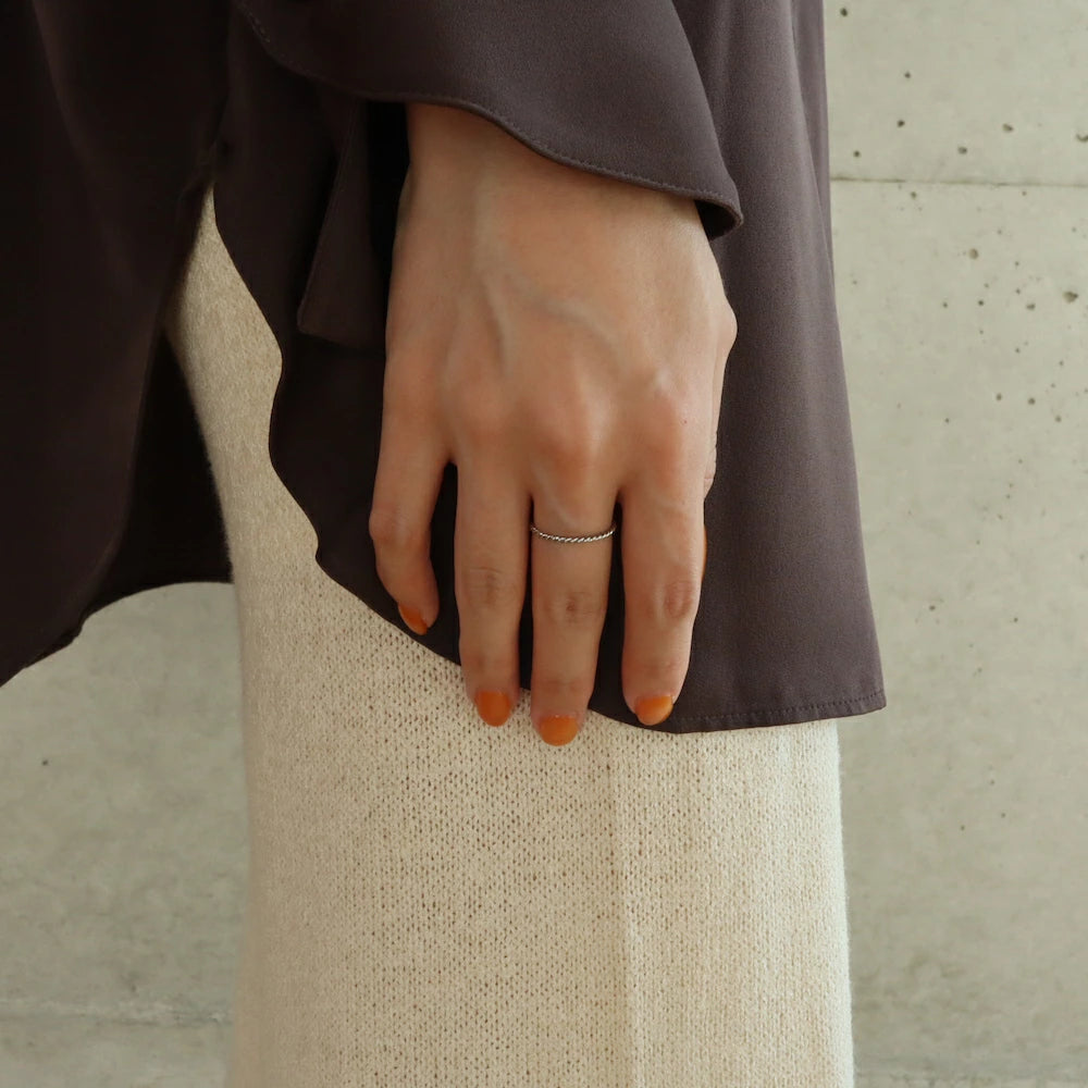 R024 stainless twist slim ring