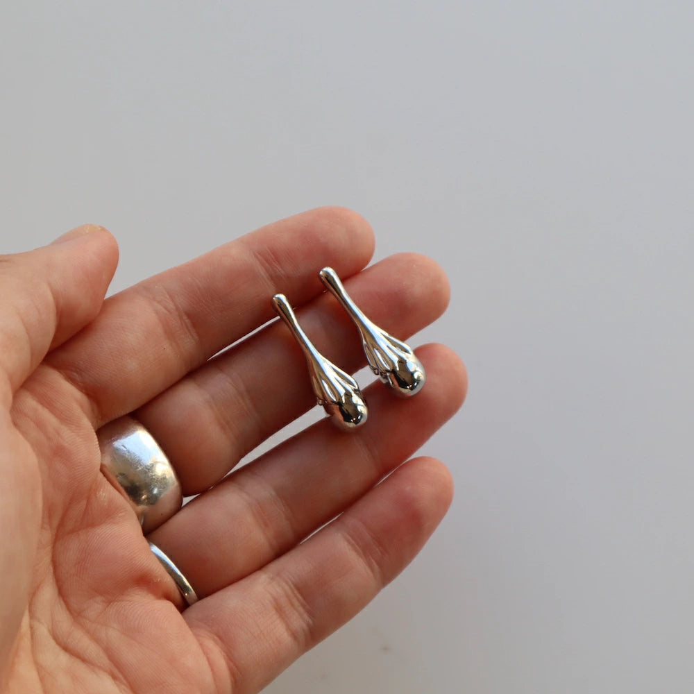 P139 drop flower silver metal pierce